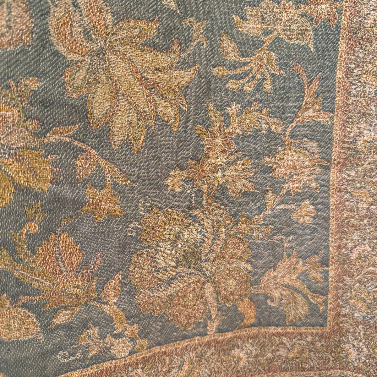 Safiya Throw