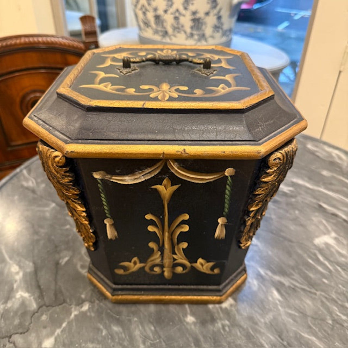 Pagoda Tassel Box