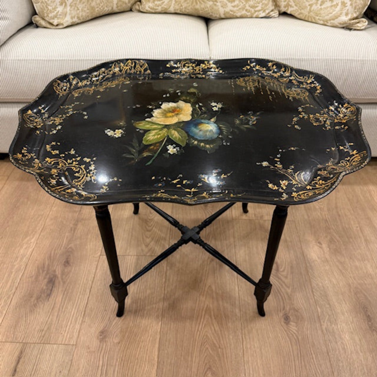 Jennens and Bettridge Papier Mache Tray Table