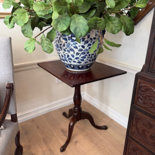 Antique English Mahogany Tilt-Top Table – 19th Century
