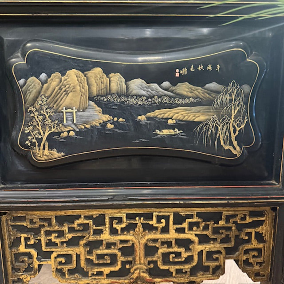 Antique Black & Gold Chinoiserie Screen