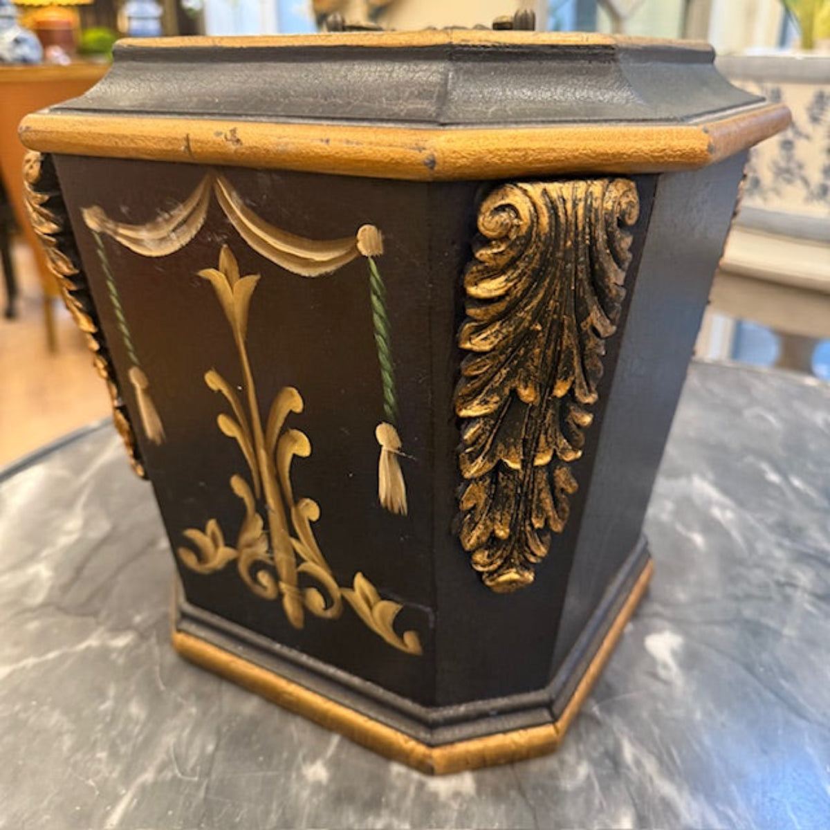 Pagoda Tassel Box